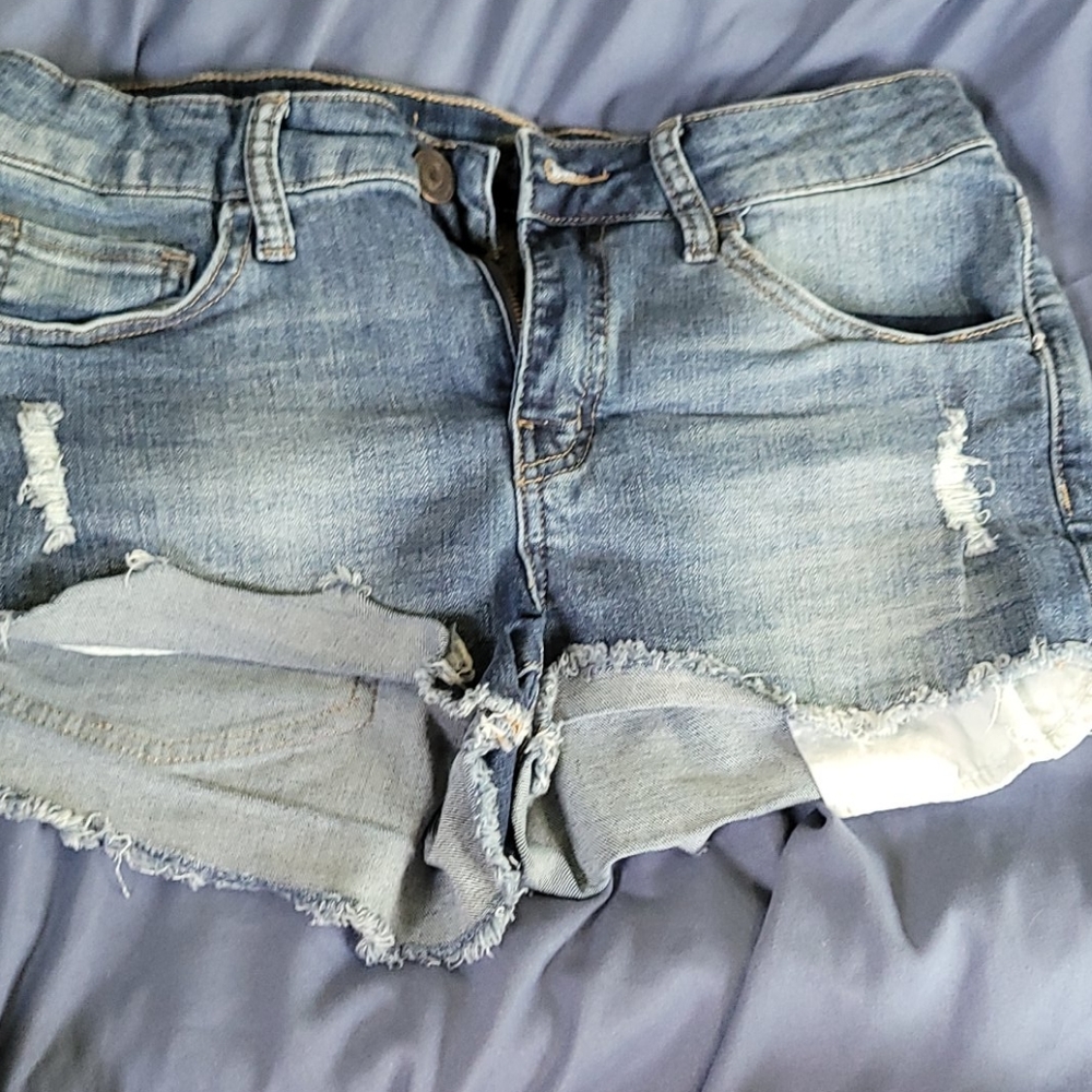 SO shortie shorts